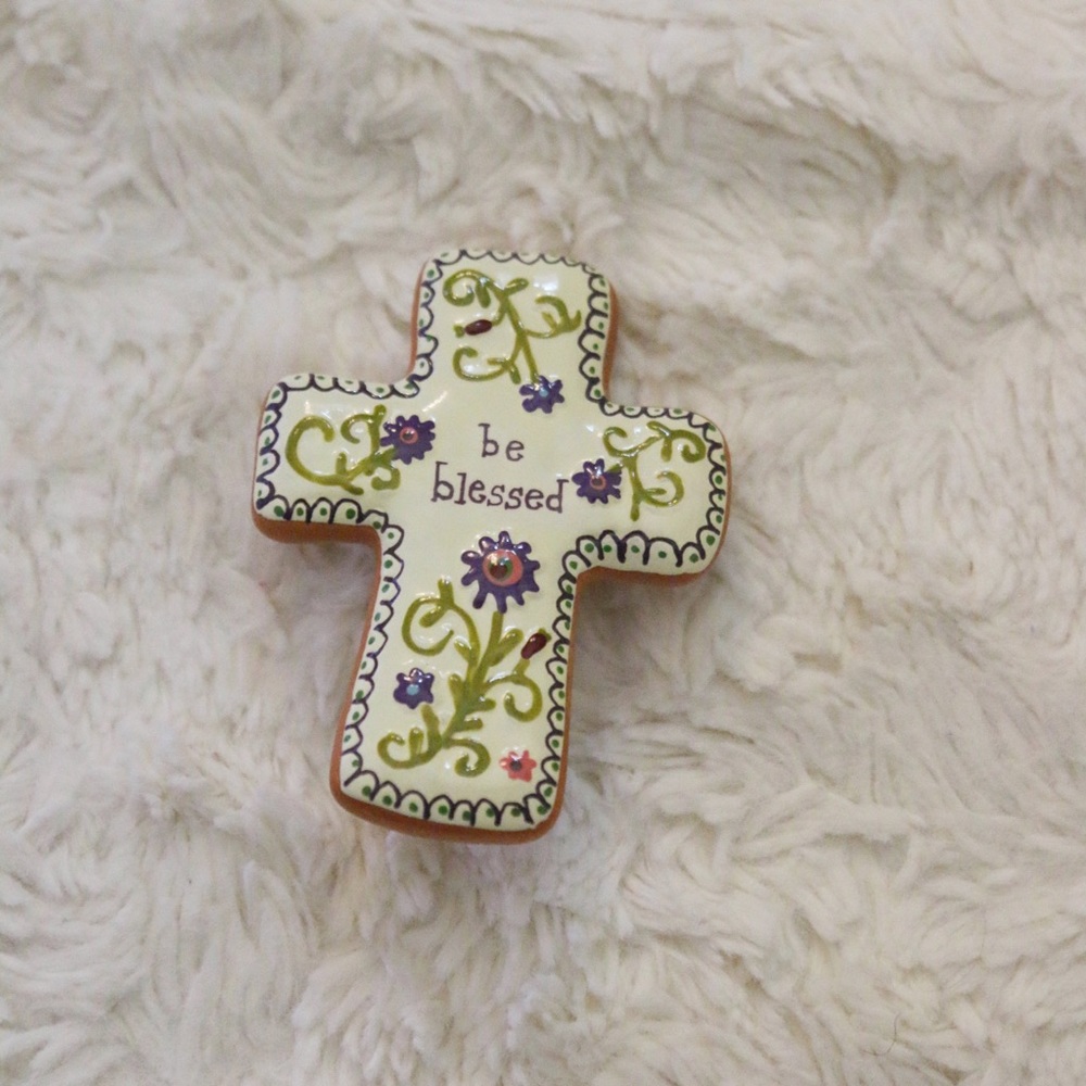 “be blessed” Cross Floral Clip